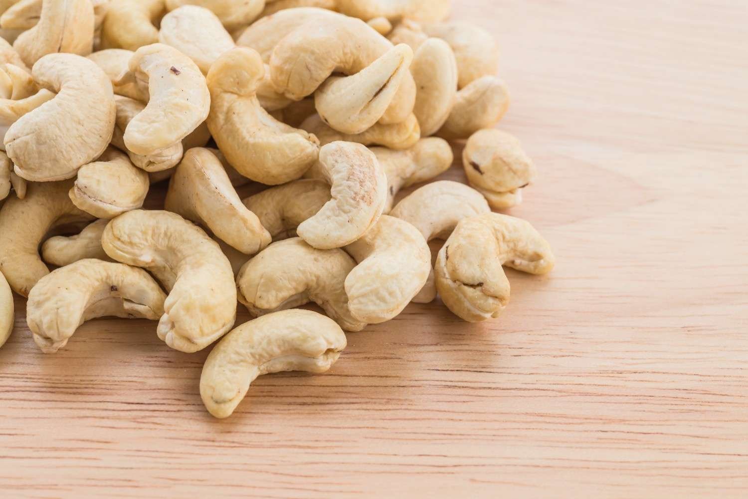 Sealed fresh cashew packaging